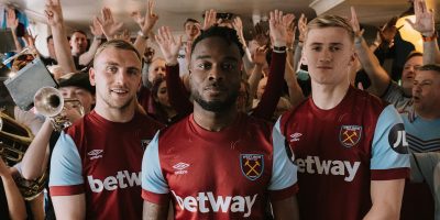 Màu áo hiện tại của West Ham